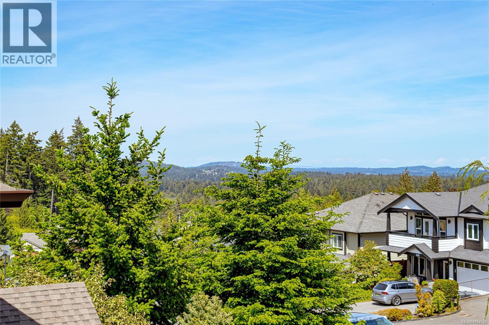 3438 Mary Anne Cres - 39