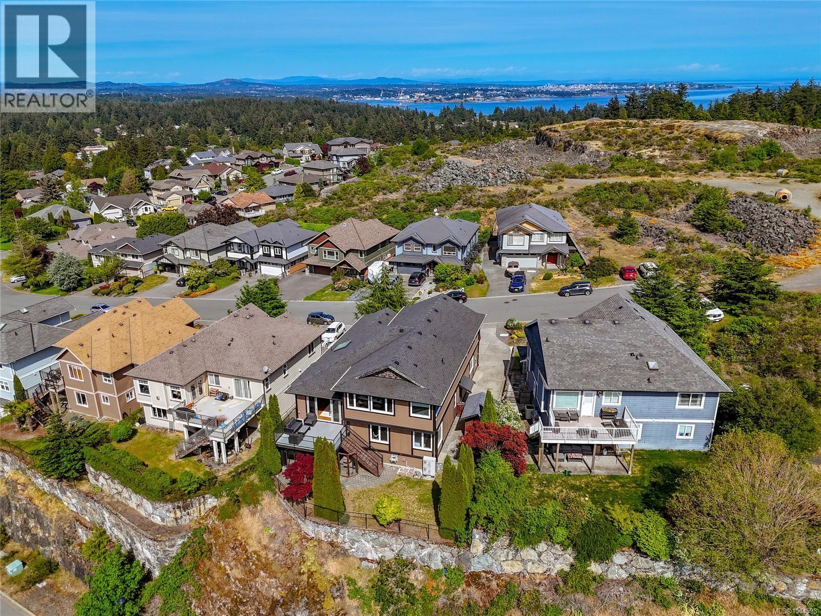 3438 Mary Anne Cres - 4