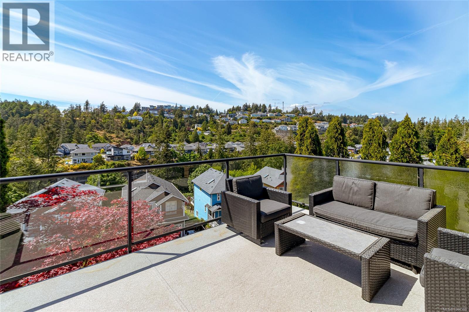 3438 Mary Anne Cres - 40