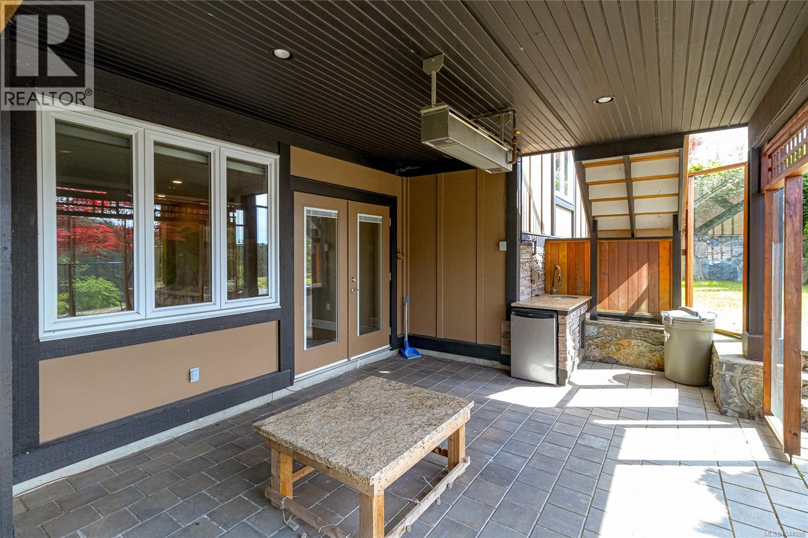 3438 Mary Anne Cres - 45