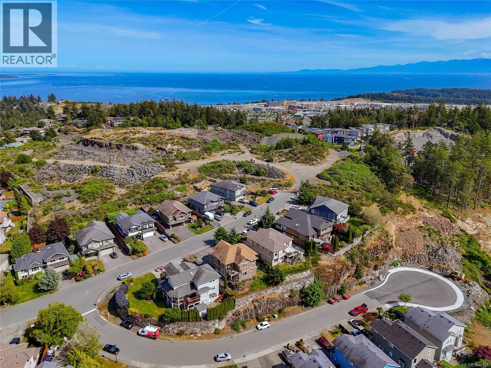 3438 Mary Anne Cres - 48