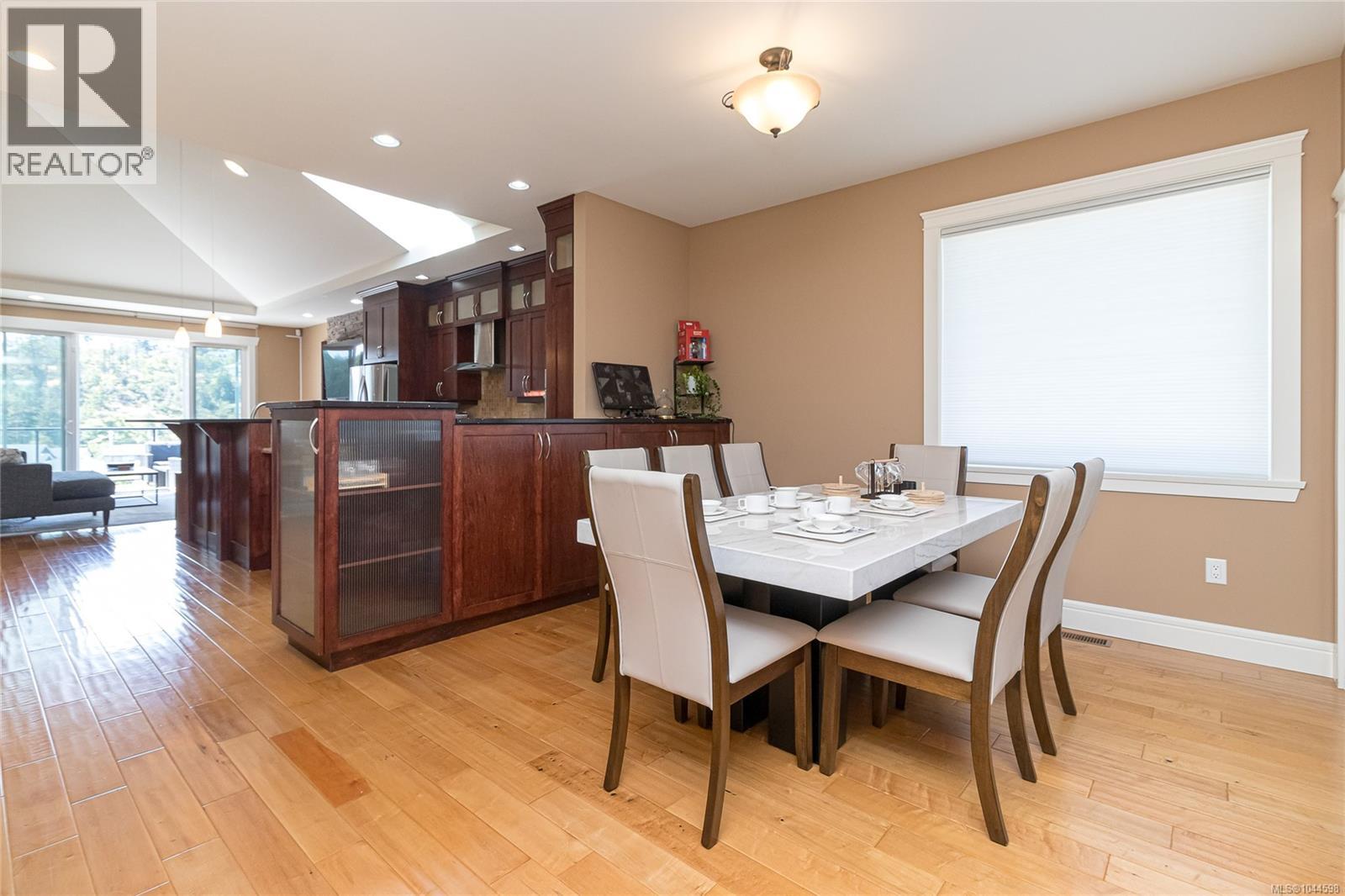 3438 Mary Anne Cres - 7