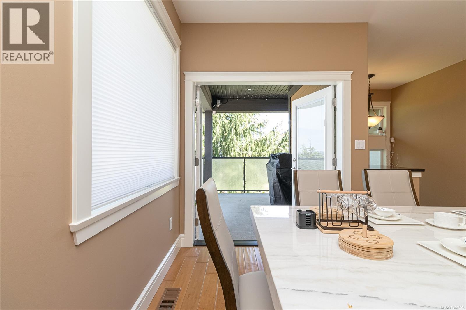 3438 Mary Anne Cres - 9