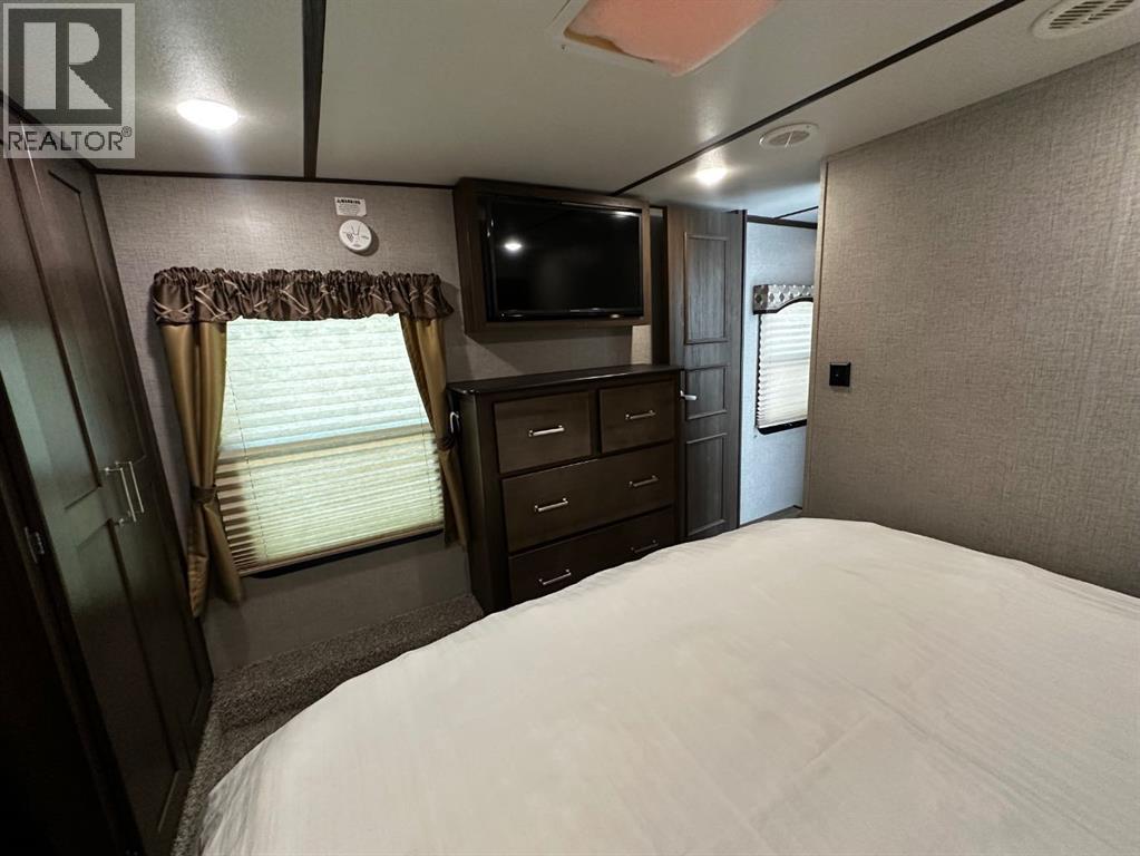 25074 South Pine Lake Road, Rural Red Deer County