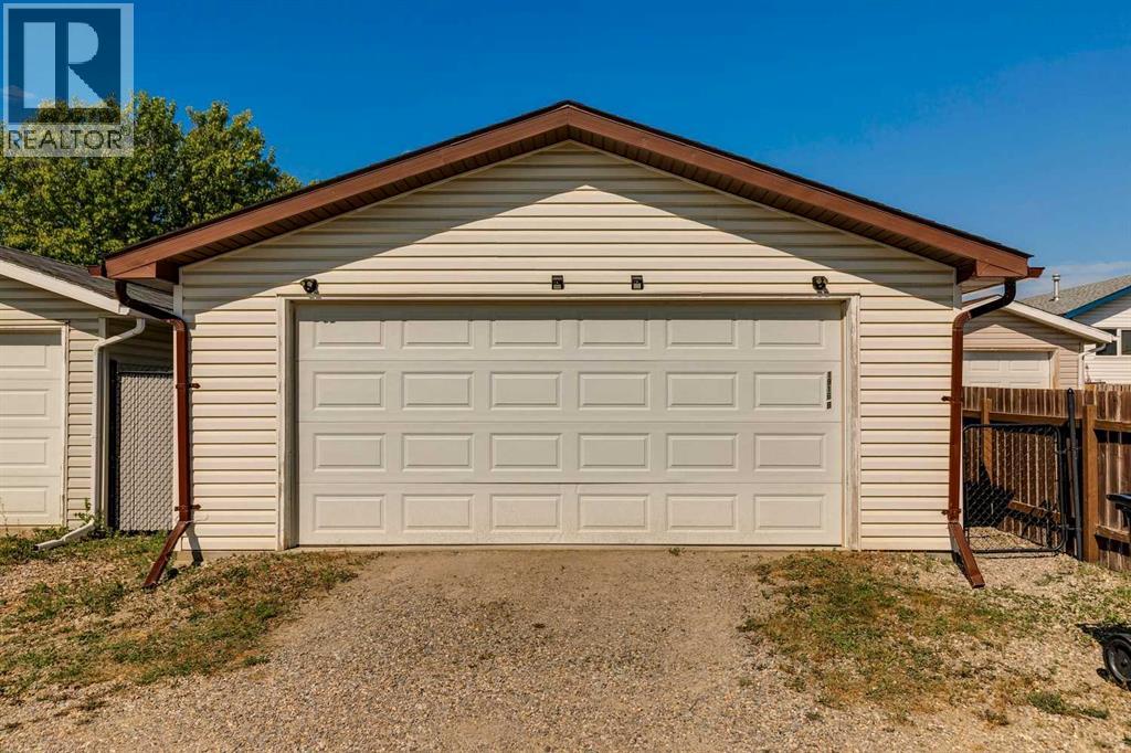 1916B 29 Avenue - 32