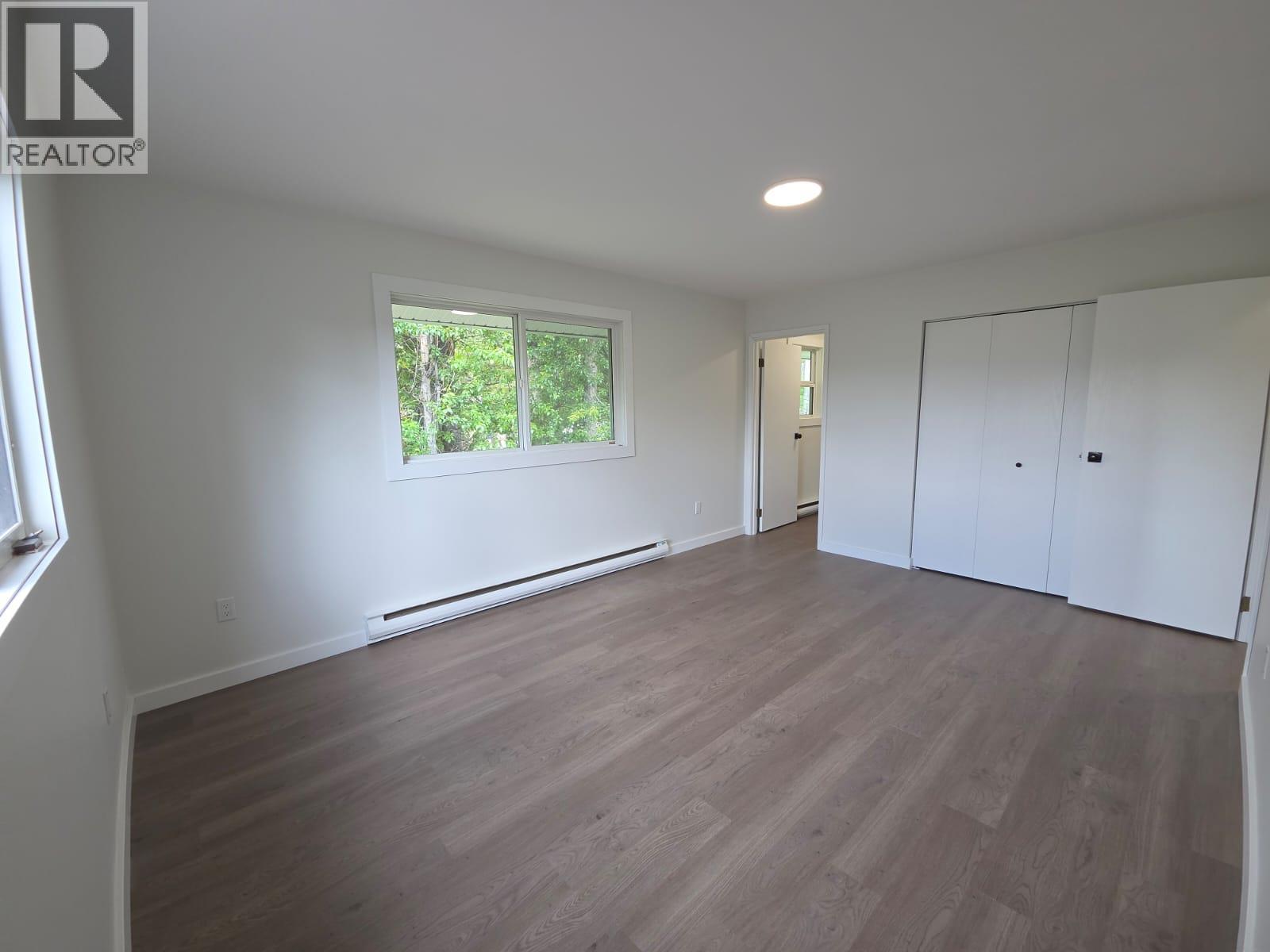 6640 Lakeshore Drive - 23
