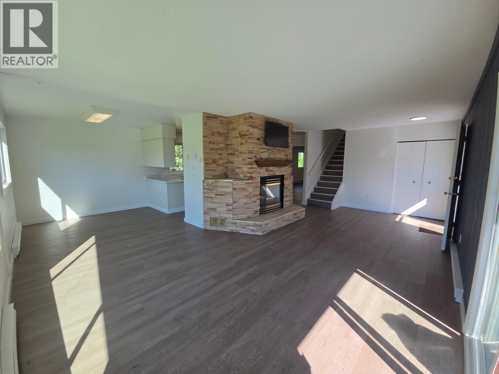 6640 Lakeshore Drive - 8