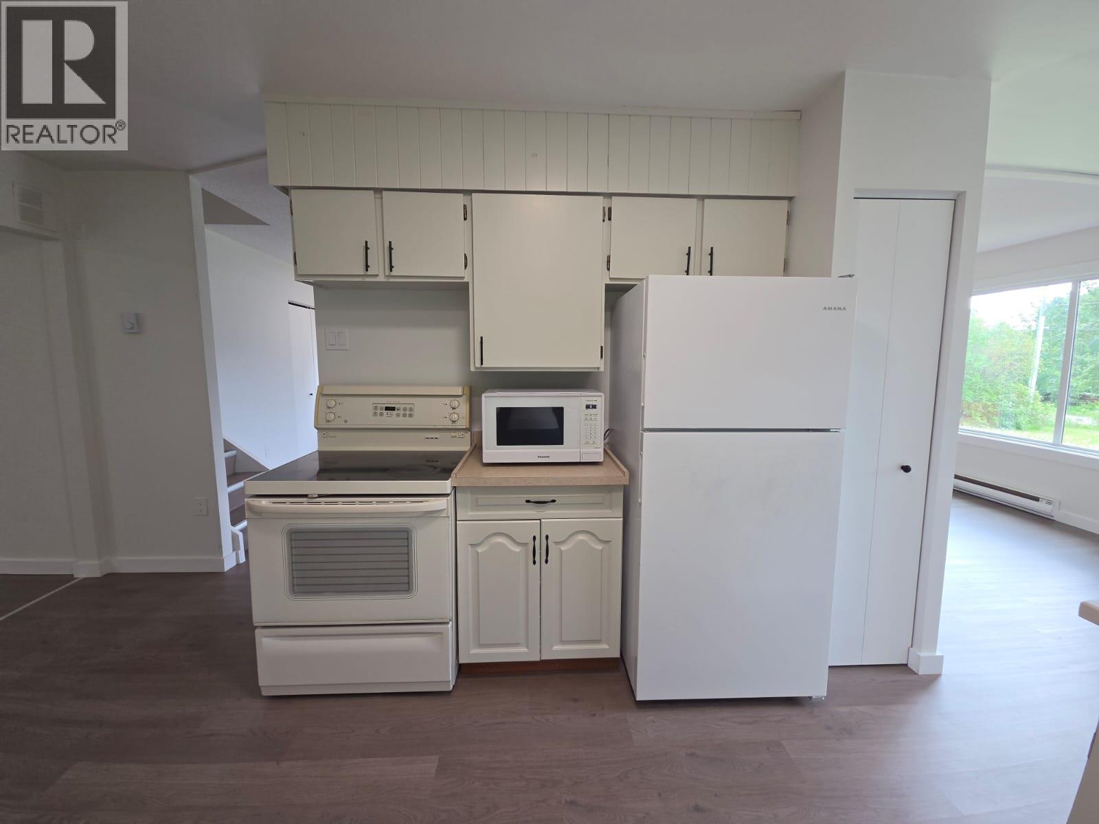 6640 Lakeshore Drive - Image 14