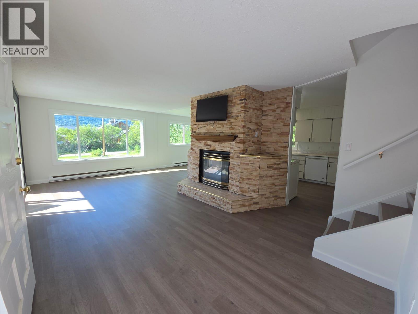 6640 Lakeshore Drive - 4