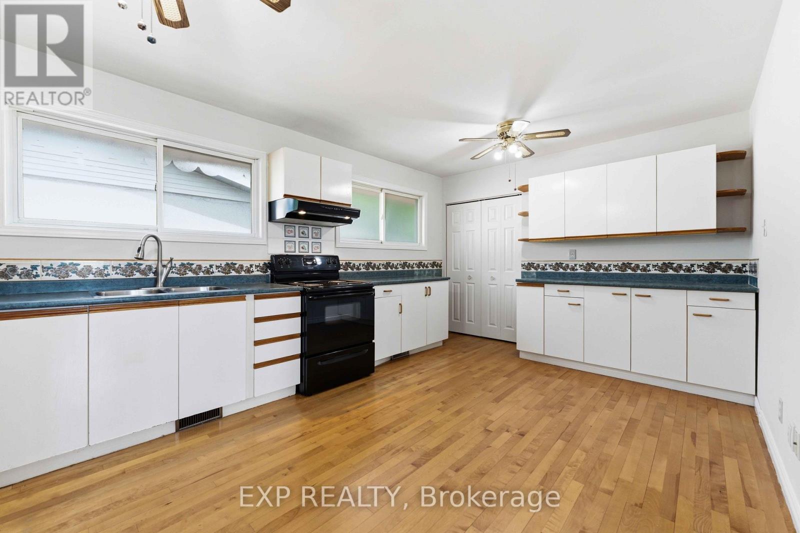 3 Bed, 2 Bath House for Sale in Ottawa – 2473 WALKLEY ROAD, Ottawa – MLS# X13618324 - Image 13