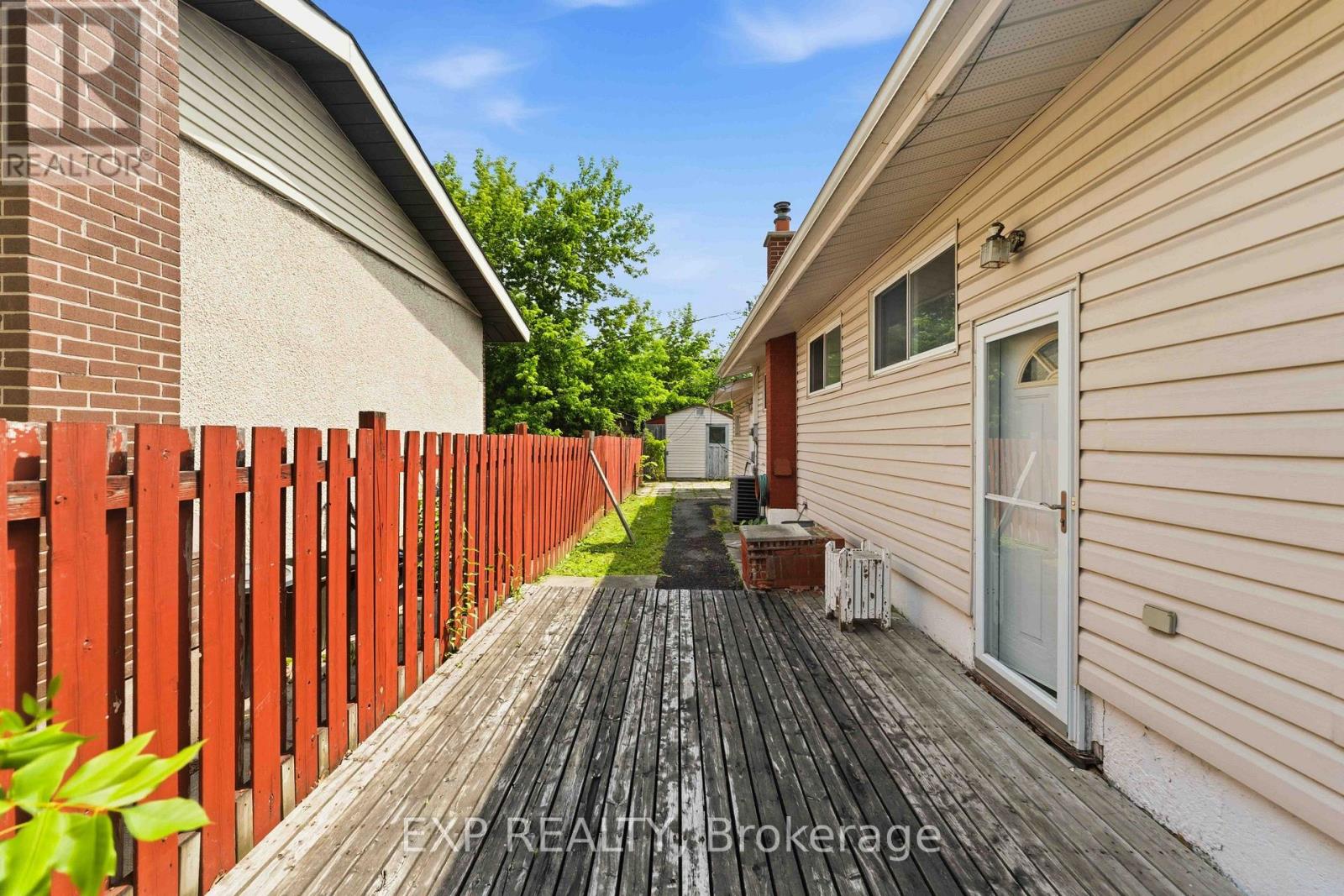 3 Bed, 2 Bath House for Sale in Ottawa – 2473 WALKLEY ROAD, Ottawa – MLS# X13618324 - Image 41