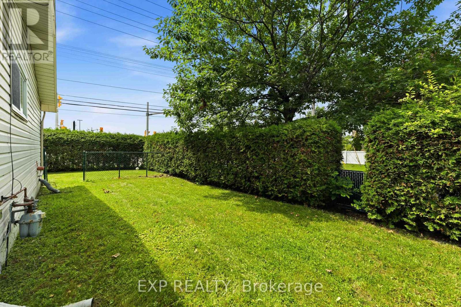 3 Bed, 2 Bath House for Sale in Ottawa – 2473 WALKLEY ROAD, Ottawa – MLS# X13618324 - Image 43