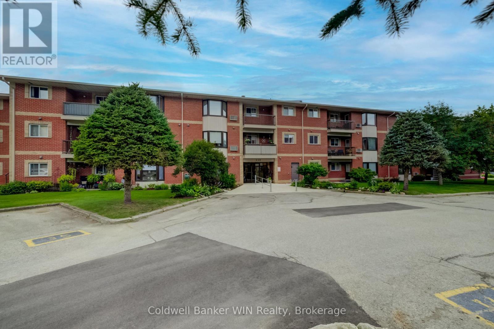 #306 440 DURHAM STREET W - 1