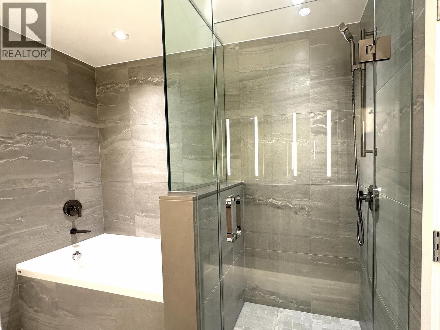 510 785 HARBOUR WAY, North Vancouver