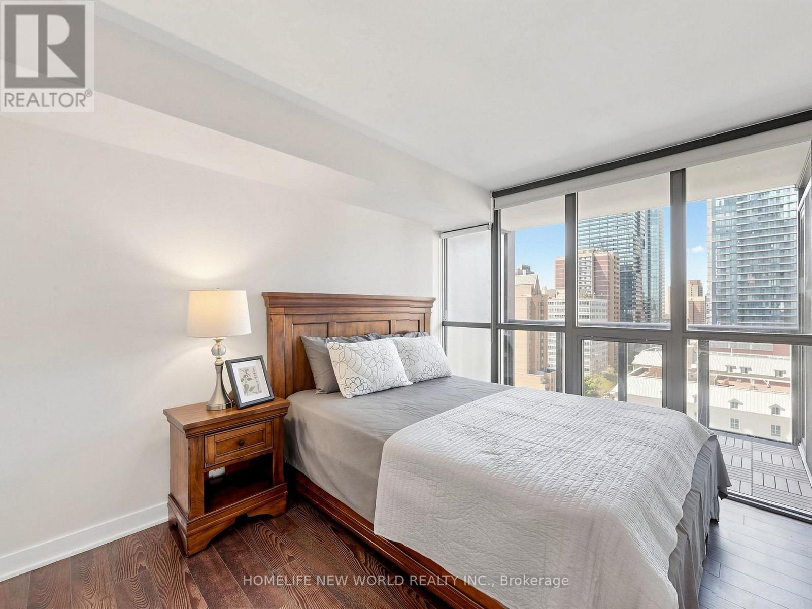 #1406 110 CHARLES STREET E - 26