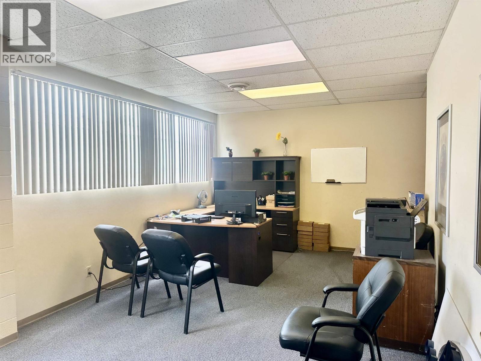 Photo 11 of 40 — 502 4TH AVENUE · Prince George, BC