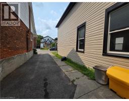 4pc Bathroom - 109 Sydenham Street, Brantford, ON N3R3Y7 Photo 6