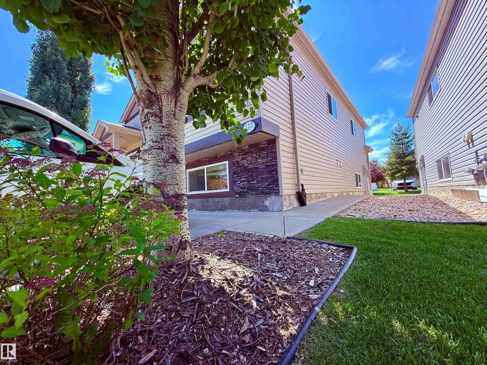 122 142 Selkirk PL - Image 14