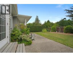 810 Reid Rd, French Creek, BC V9P2E6 Photo 11