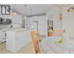 810 Reid Rd, French Creek, BC V9P2E6 Photo 20