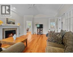 810 Reid Rd, French Creek, BC V9P2E6 Photo 14