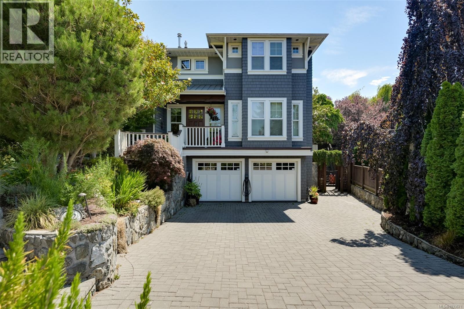 12 Briar Pl