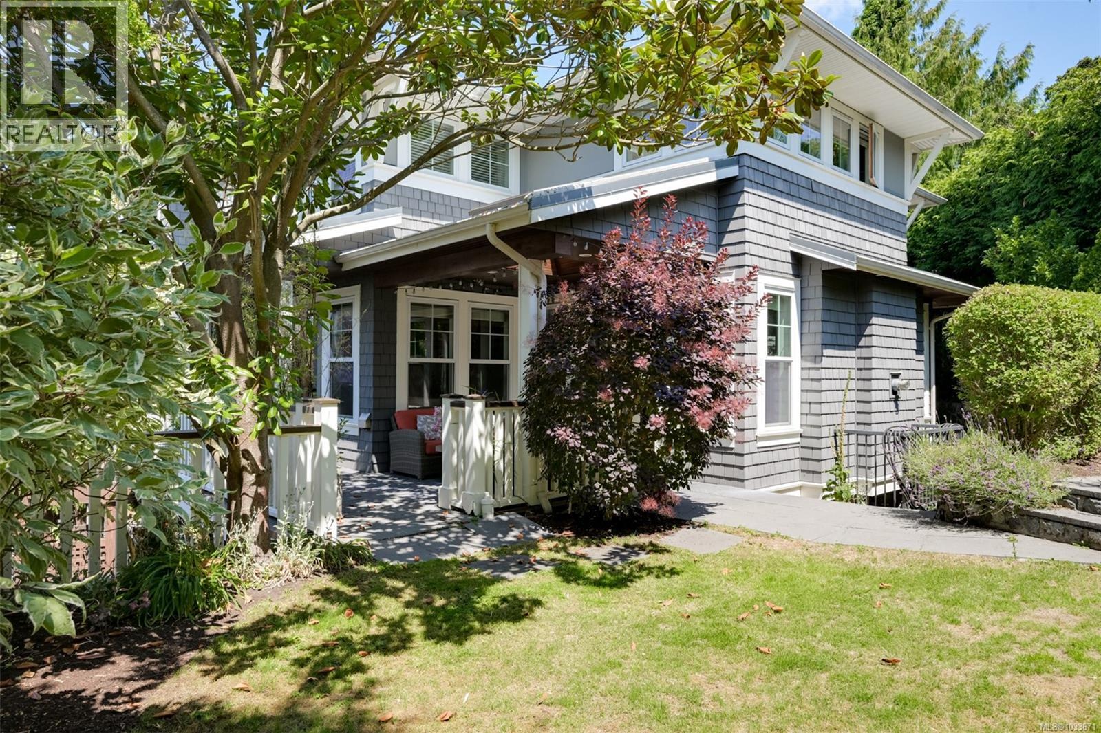 12 Briar Pl - 64