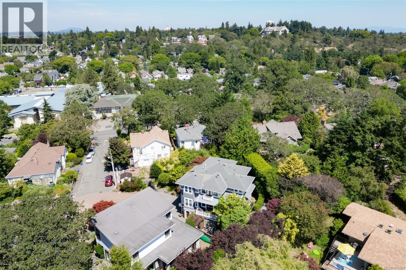 12 Briar Pl - 76