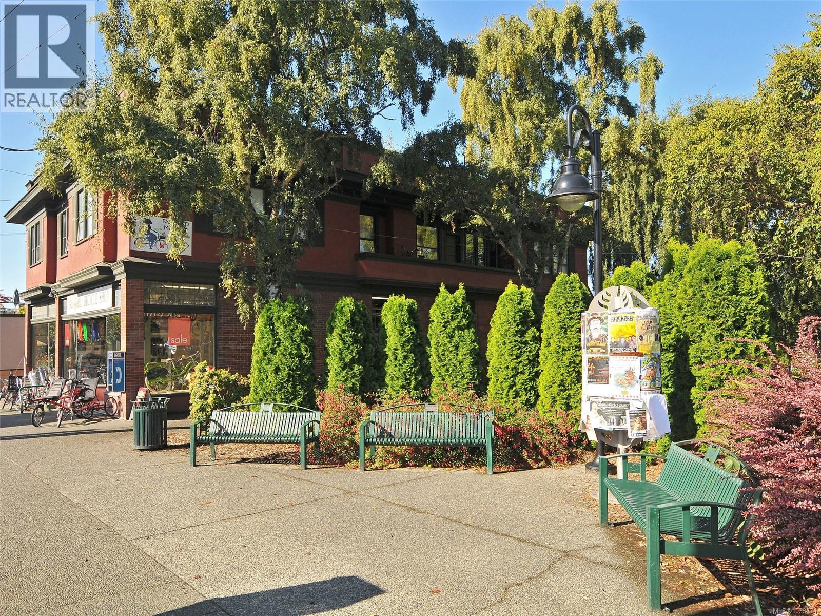 12 Briar Pl - 84