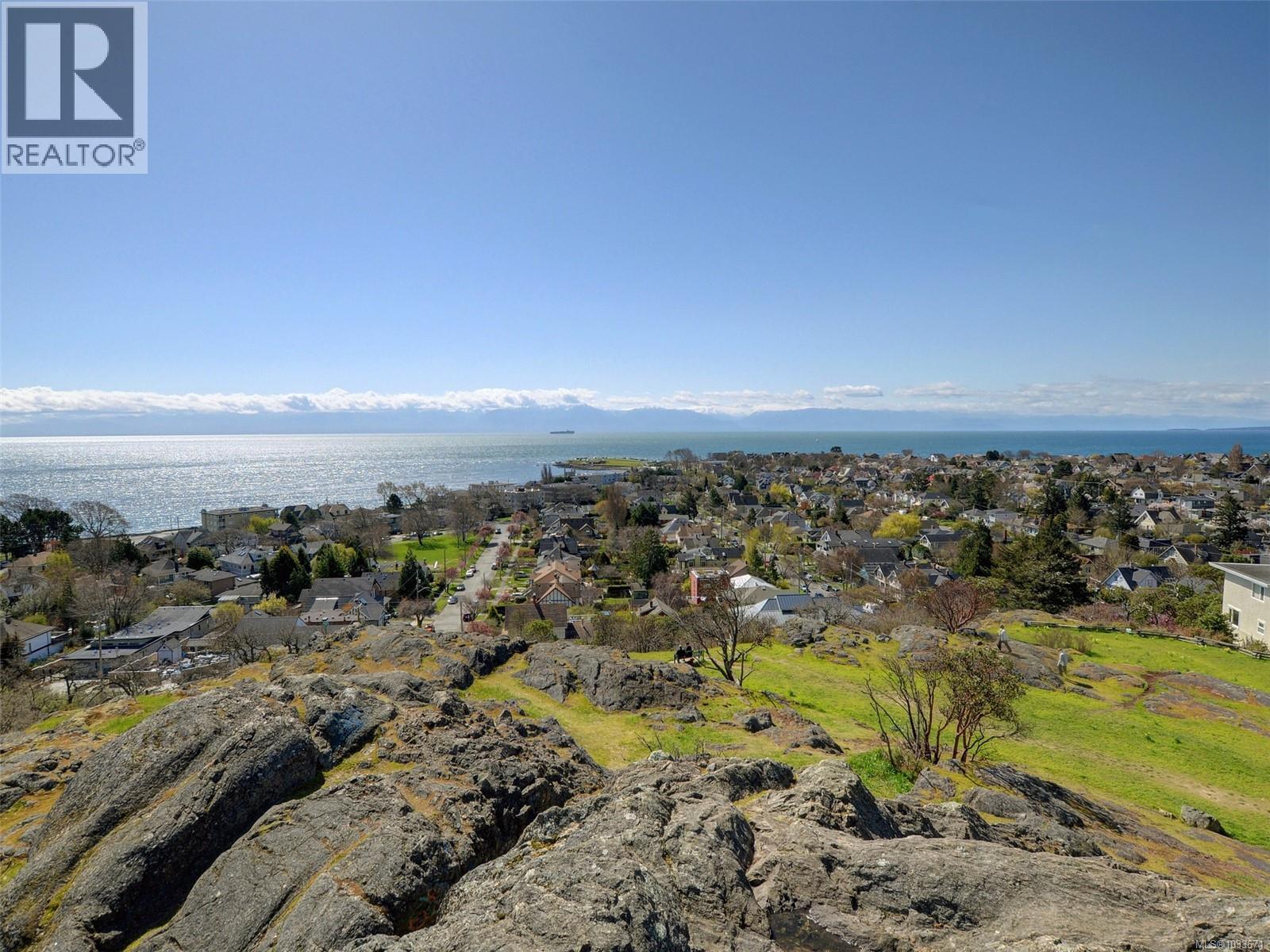 12 Briar Pl - 83