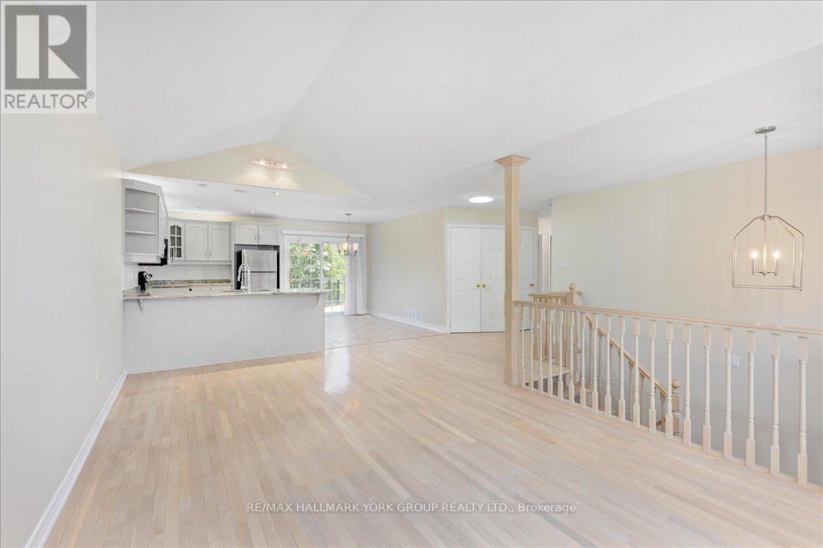 45 HIGHCASTLE AVENUE - 13