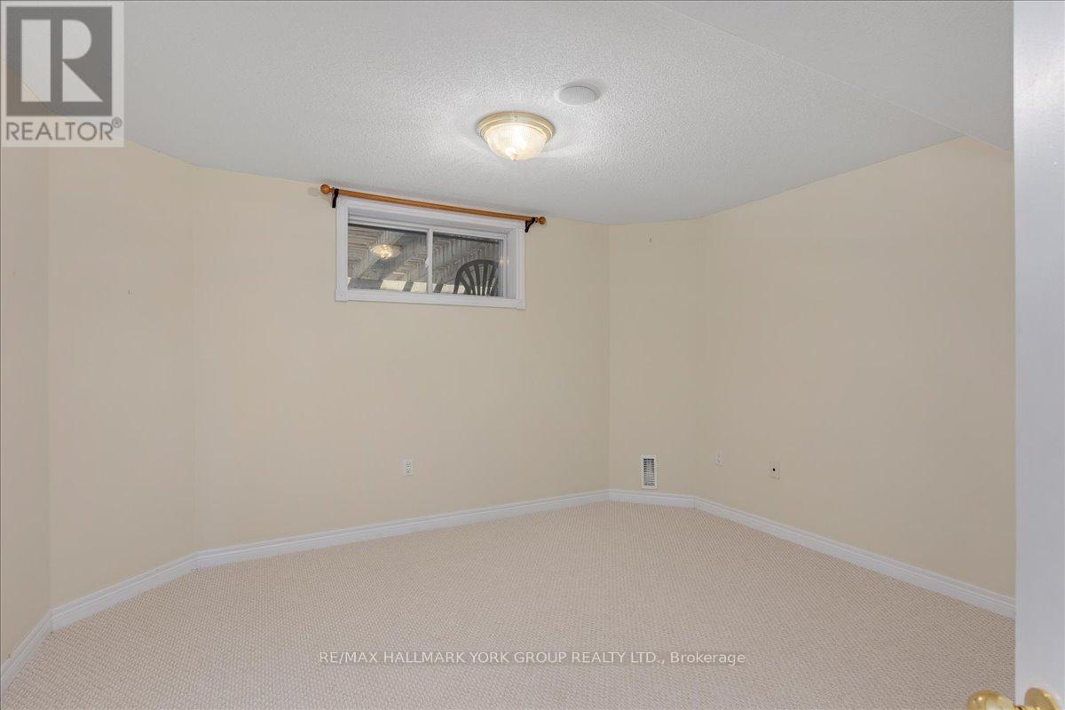 45 HIGHCASTLE AVENUE - 32