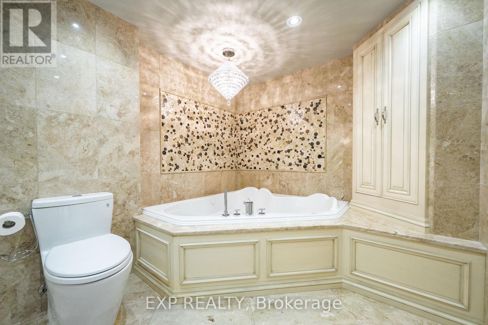 #404 30 HARDING BOULEVARD W - Image 19