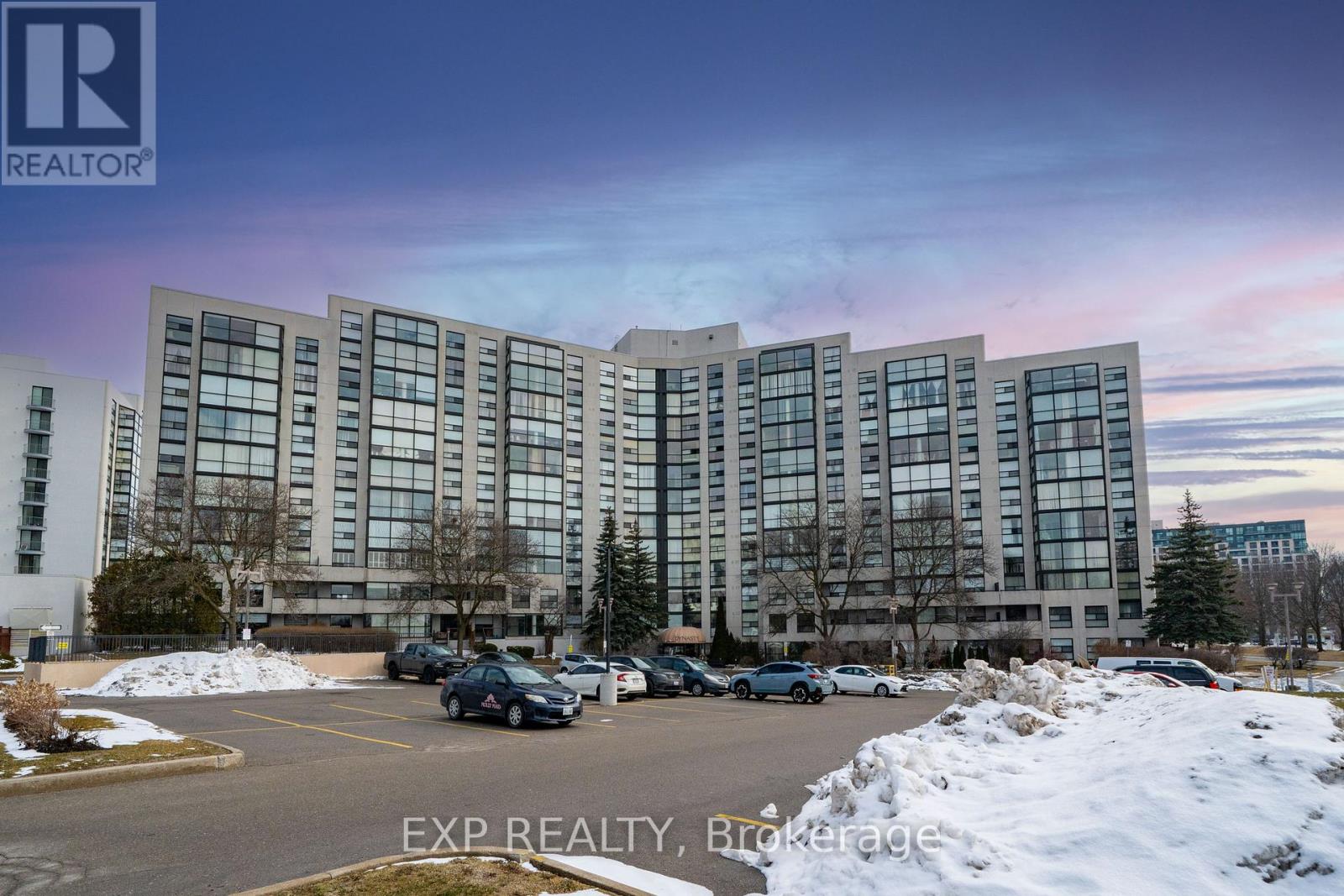 #404 30 HARDING BOULEVARD W - Image 3