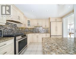 404 - 30 Harding Boulevard W, Richmond Hill, ON L4C9M3 Photo 16