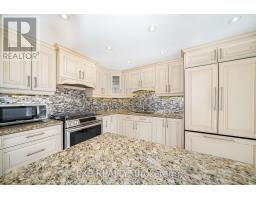 404 - 30 Harding Boulevard W, Richmond Hill, ON L4C9M3 Photo 18