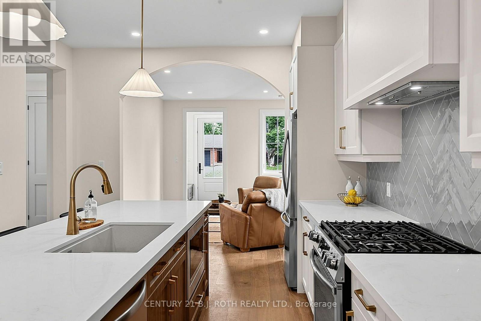 75 VANCOUVER STREET - 8