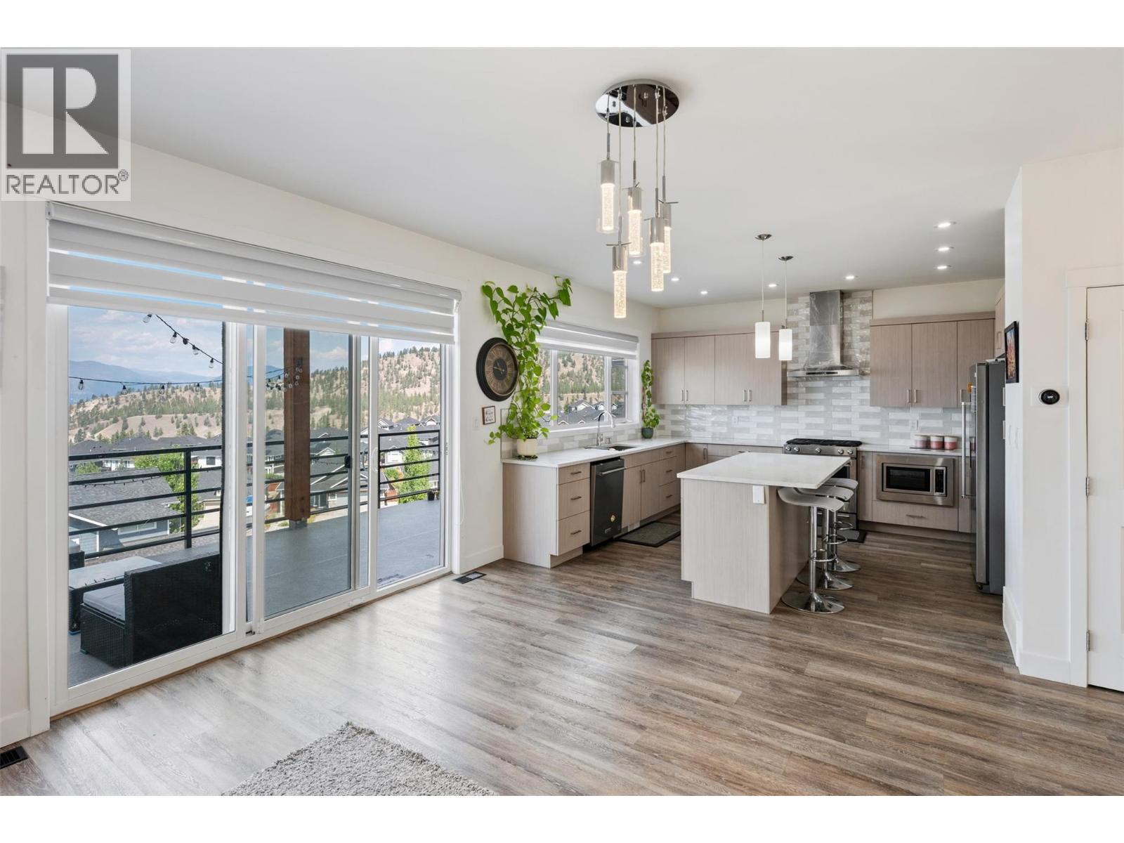 1076 SYER Road - 4