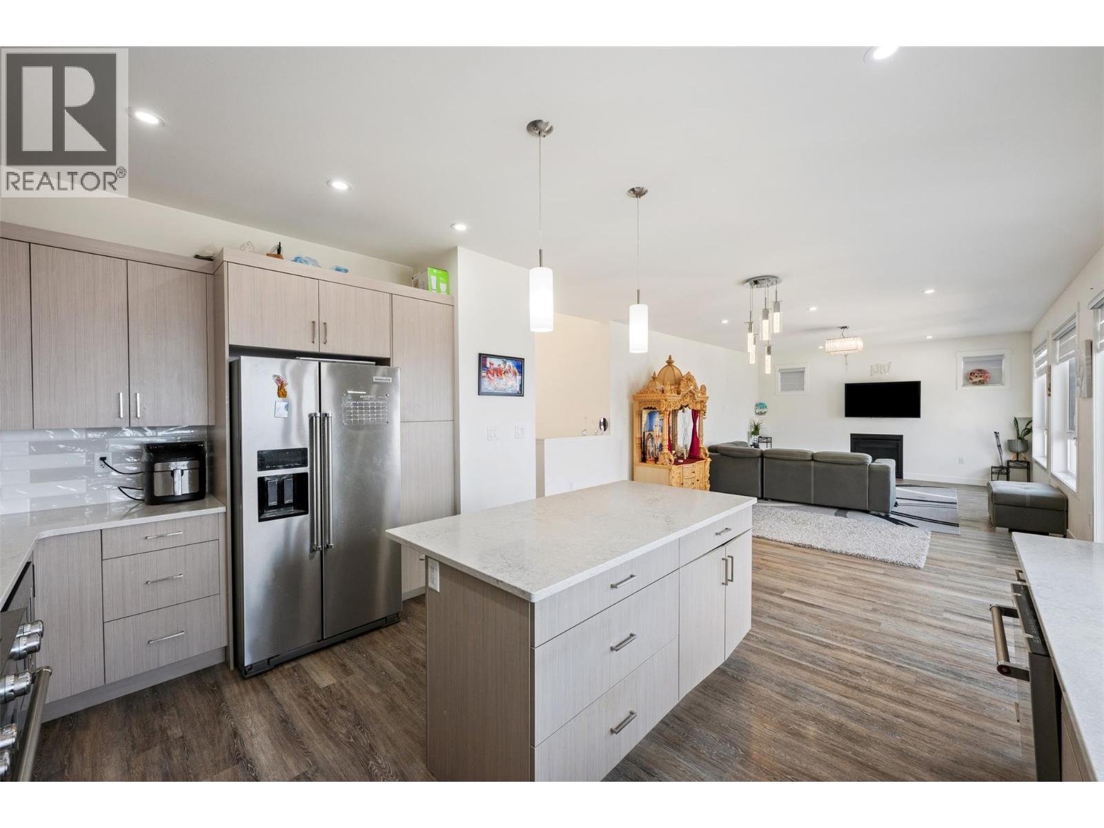 1076 SYER Road - 3
