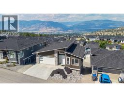 3pc Ensuite bath - 1076 Syer Road, Penticton, BC V2A9G4 Photo 6