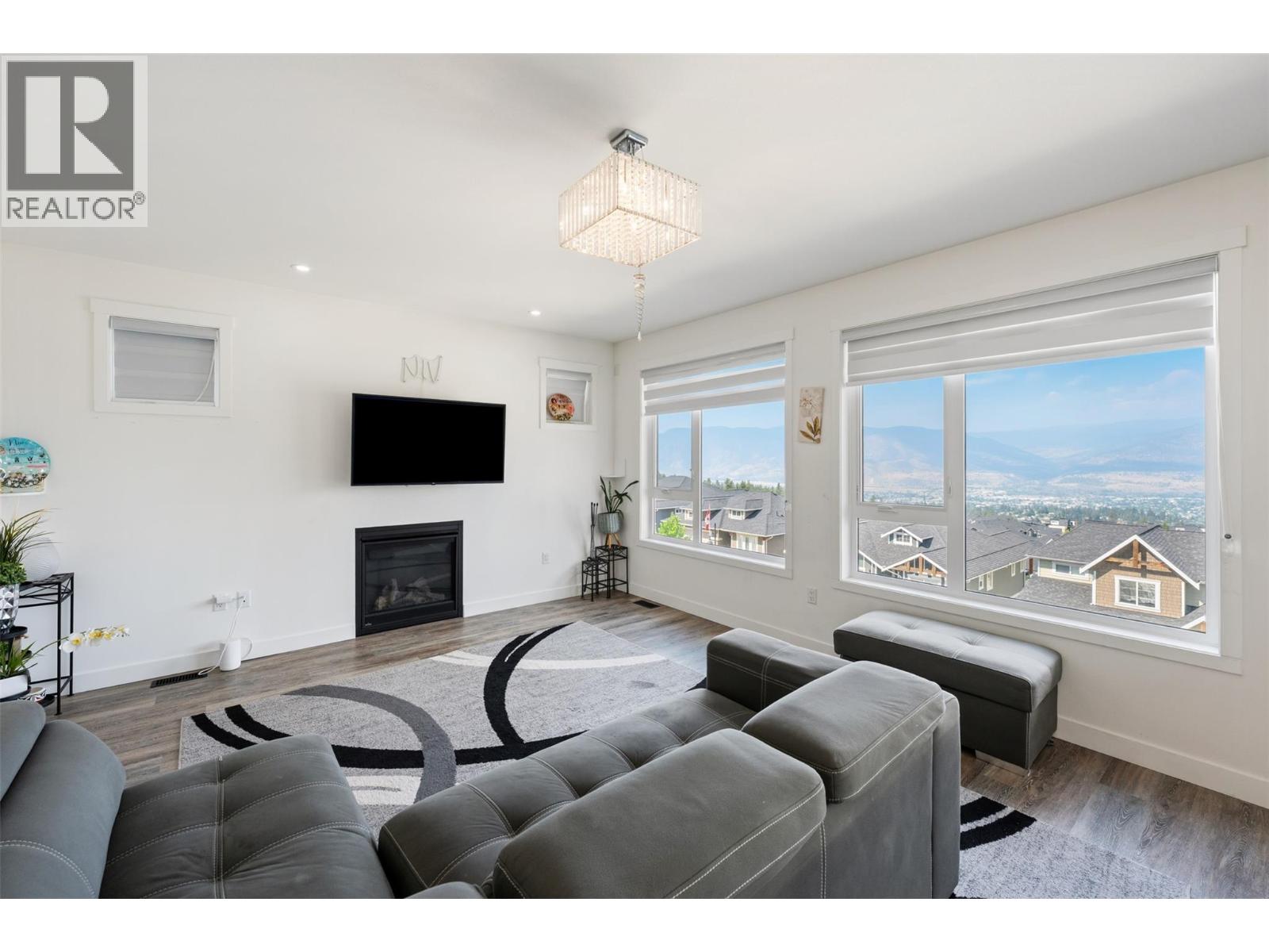1076 SYER Road - 33