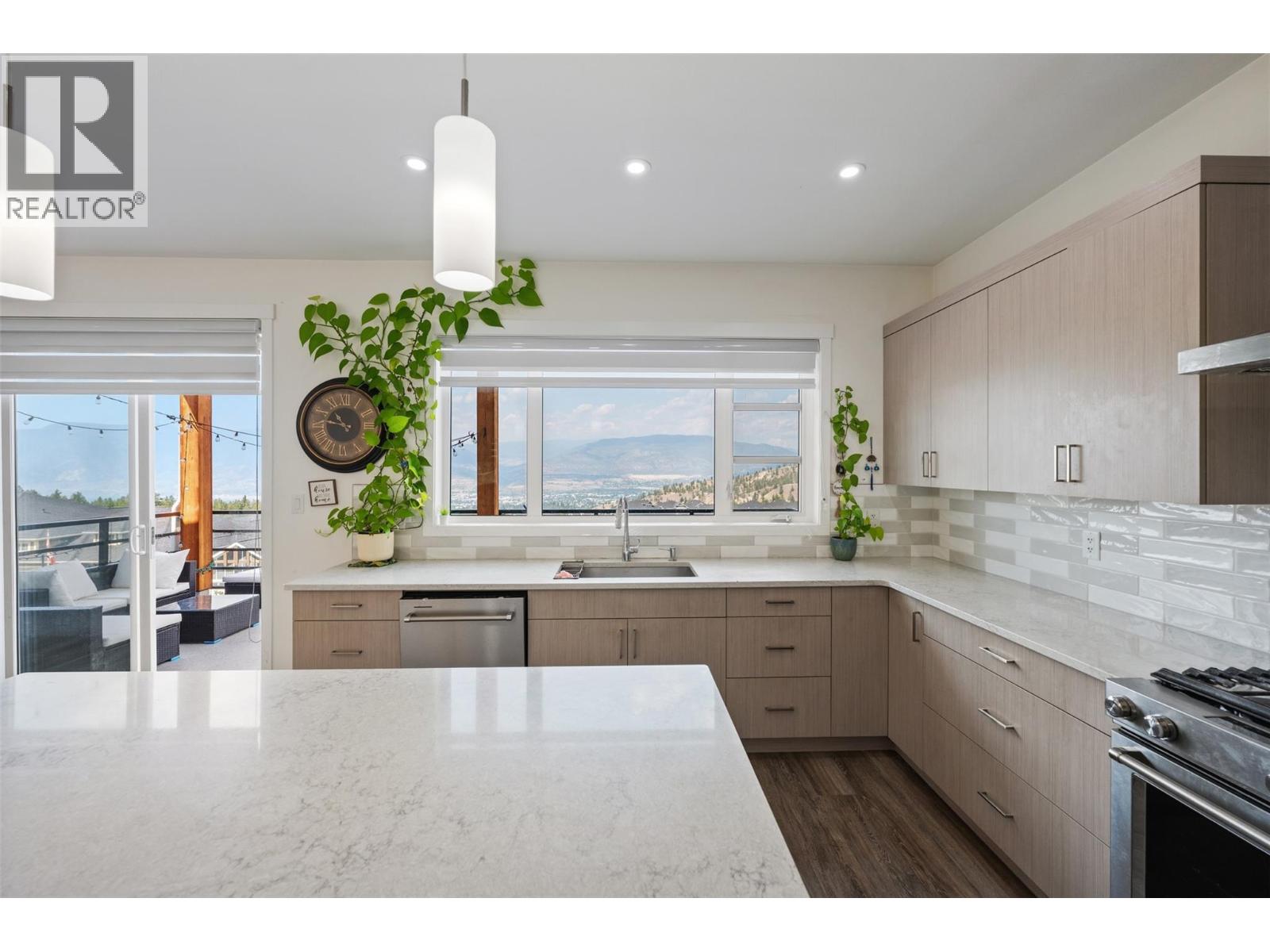 1076 SYER Road - 41