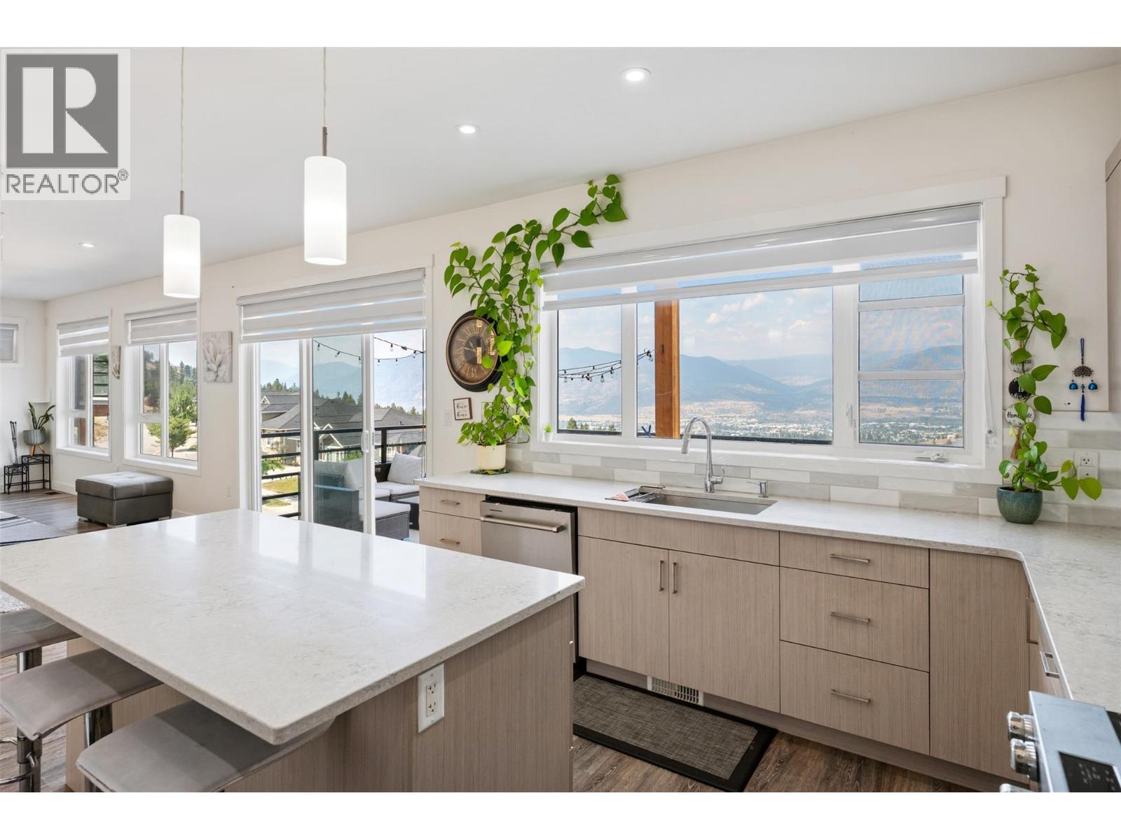 1076 SYER Road - 43