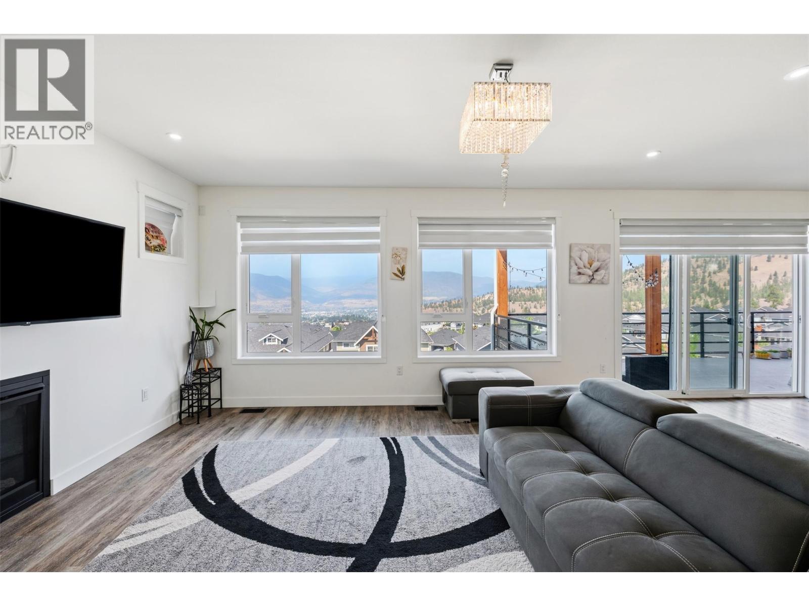 1076 SYER Road - 36