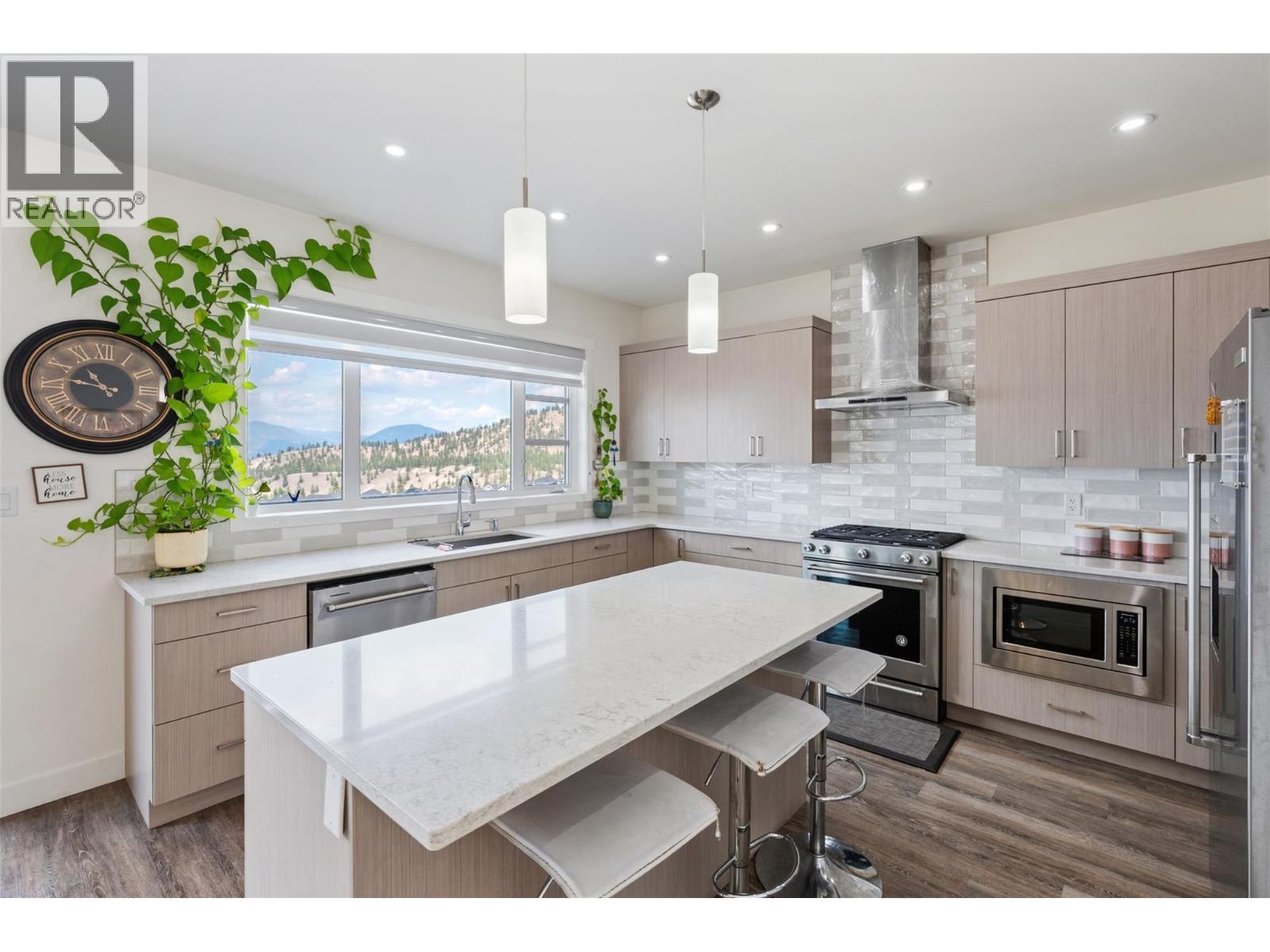 1076 SYER Road - 40