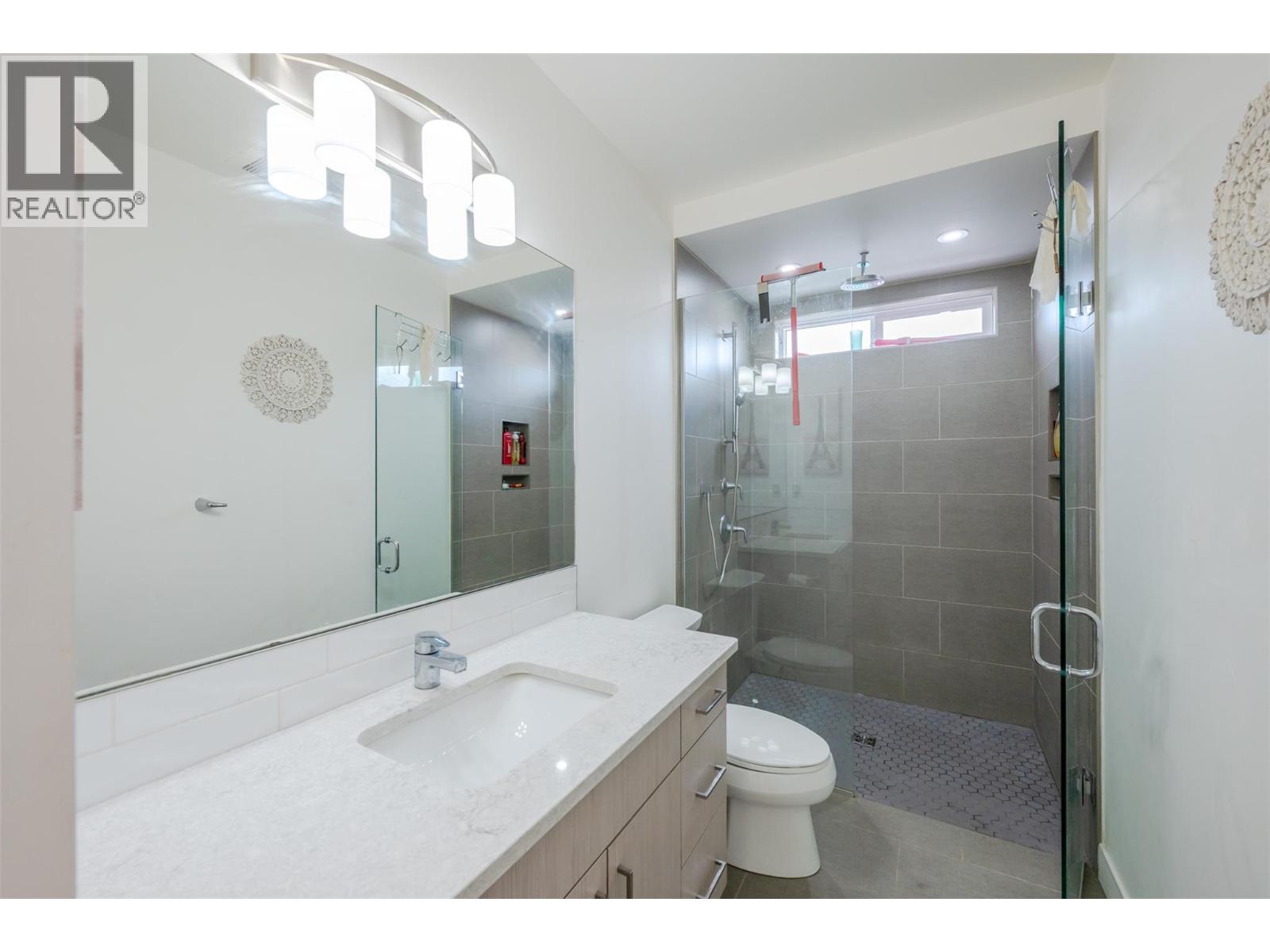 1076 SYER Road - 44