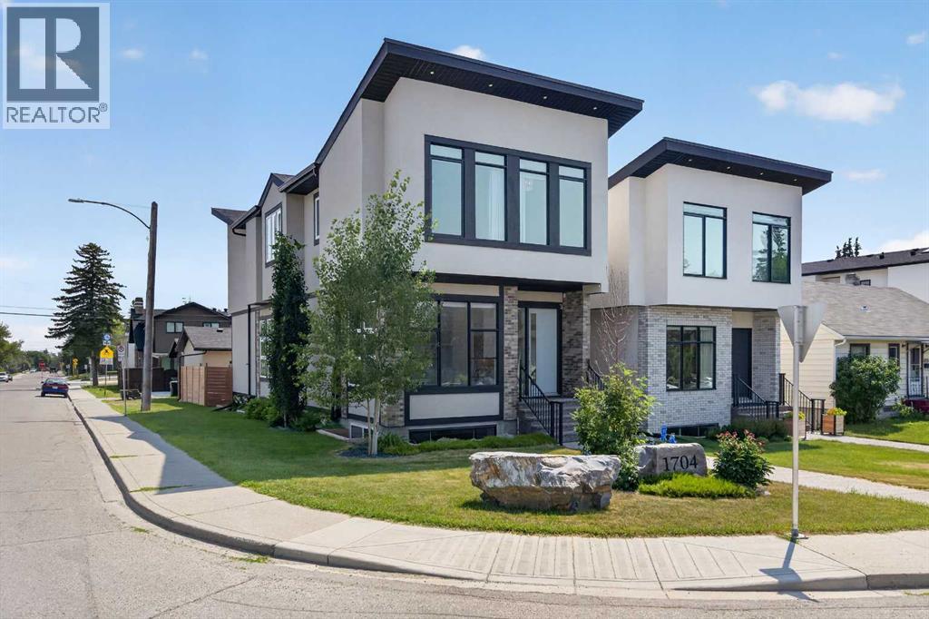 1704 26A Street SW, Shaganappi, Calgary photo 1