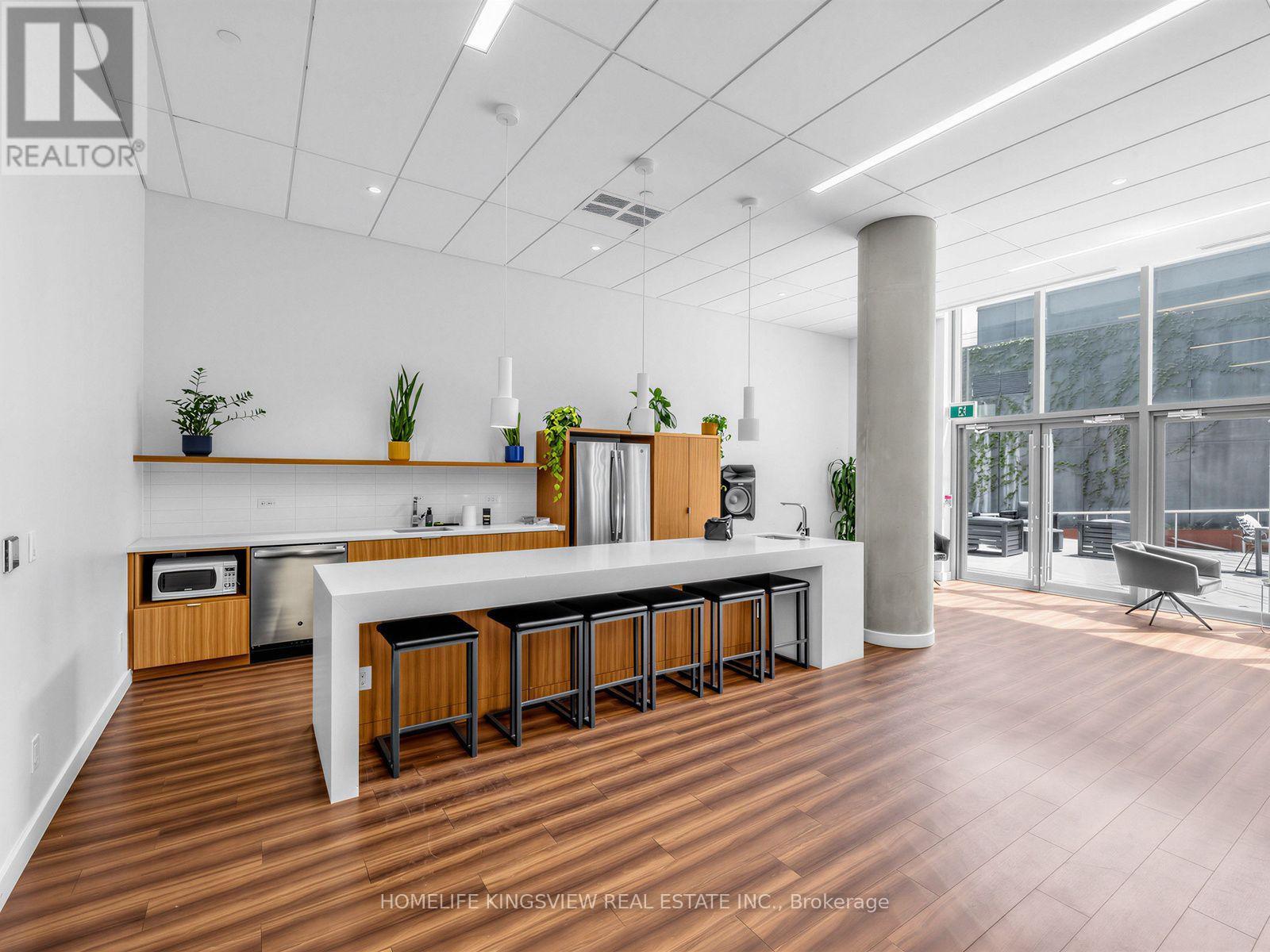 #311 160 FLEMINGTON ROAD - 25