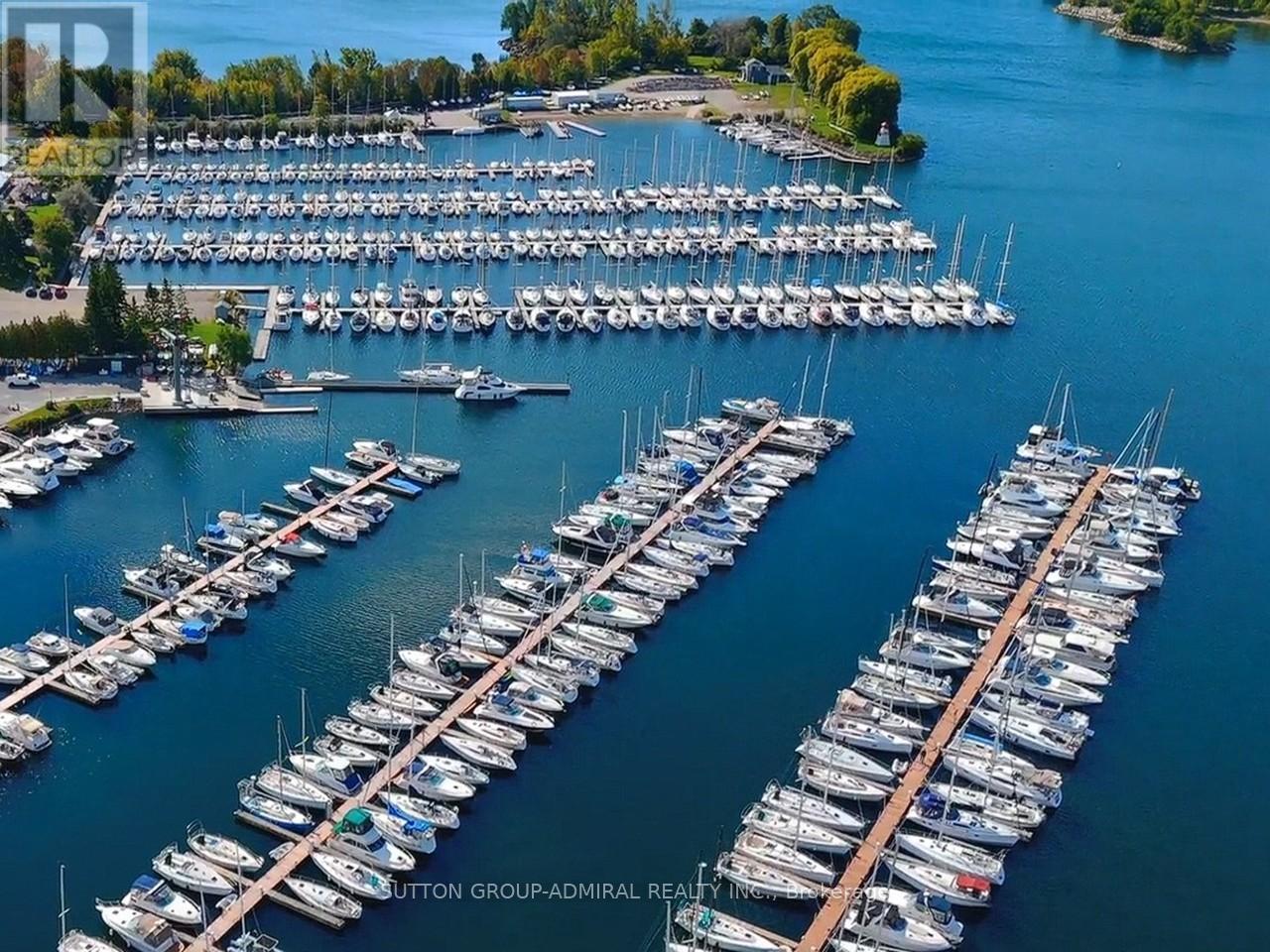 Photo of 2212 Lake Shore Boulevard