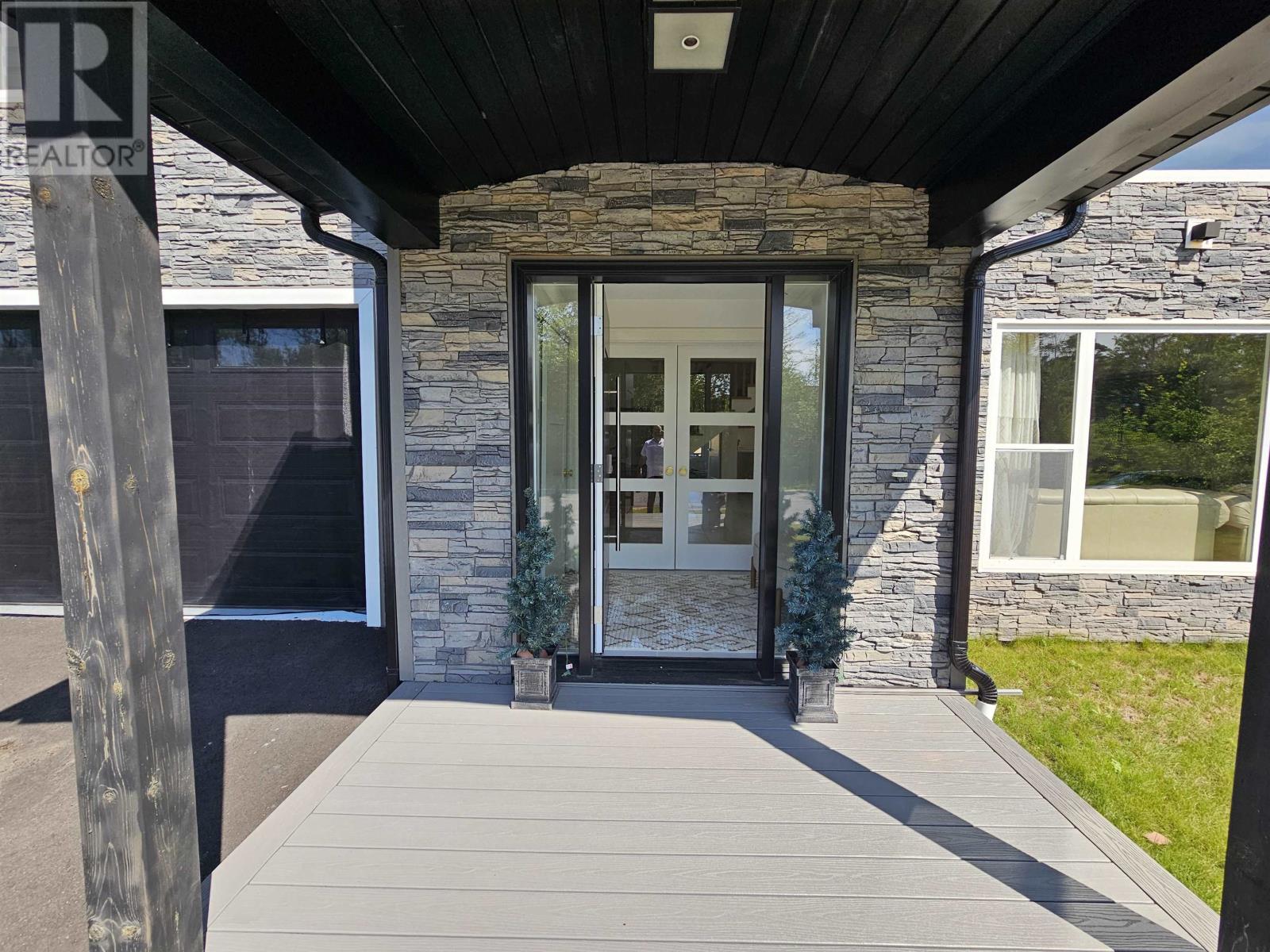 58 England Circle, Charlottetown — photo 2